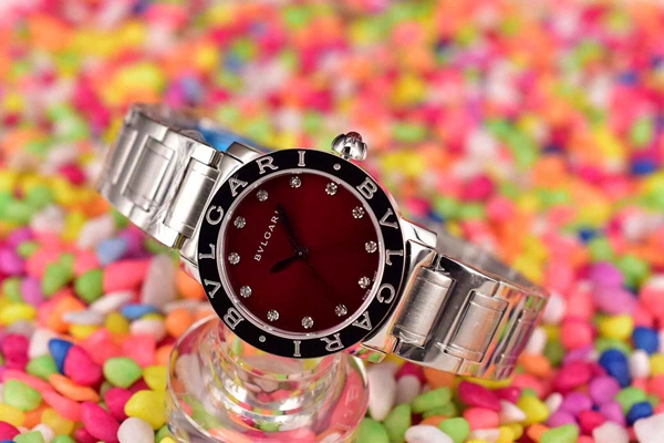 ブルガリ時計正面デザイン